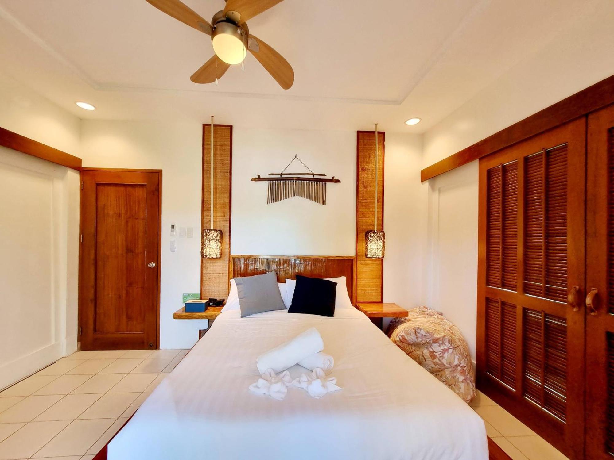 Casalay Boutique Villas & Dive Puerto Galera Bilik gambar