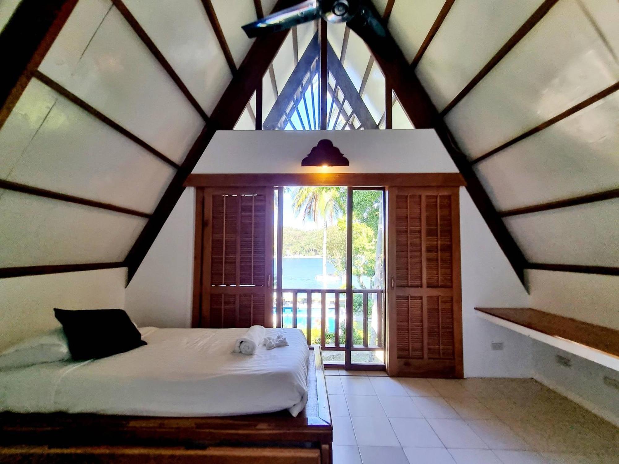 Casalay Boutique Villas & Dive Puerto Galera Bilik gambar